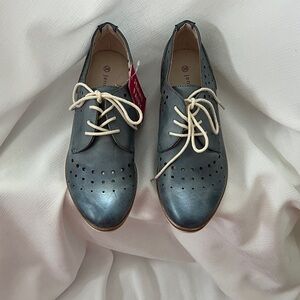 Jenny Fairy Blue Lace-Up Perforated Loafers
